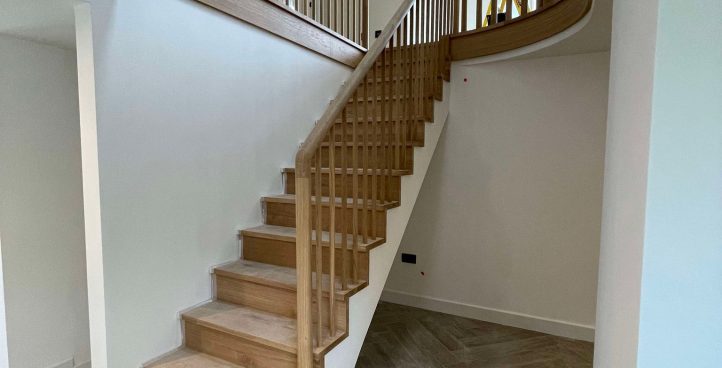 PAINTING & DECORATING