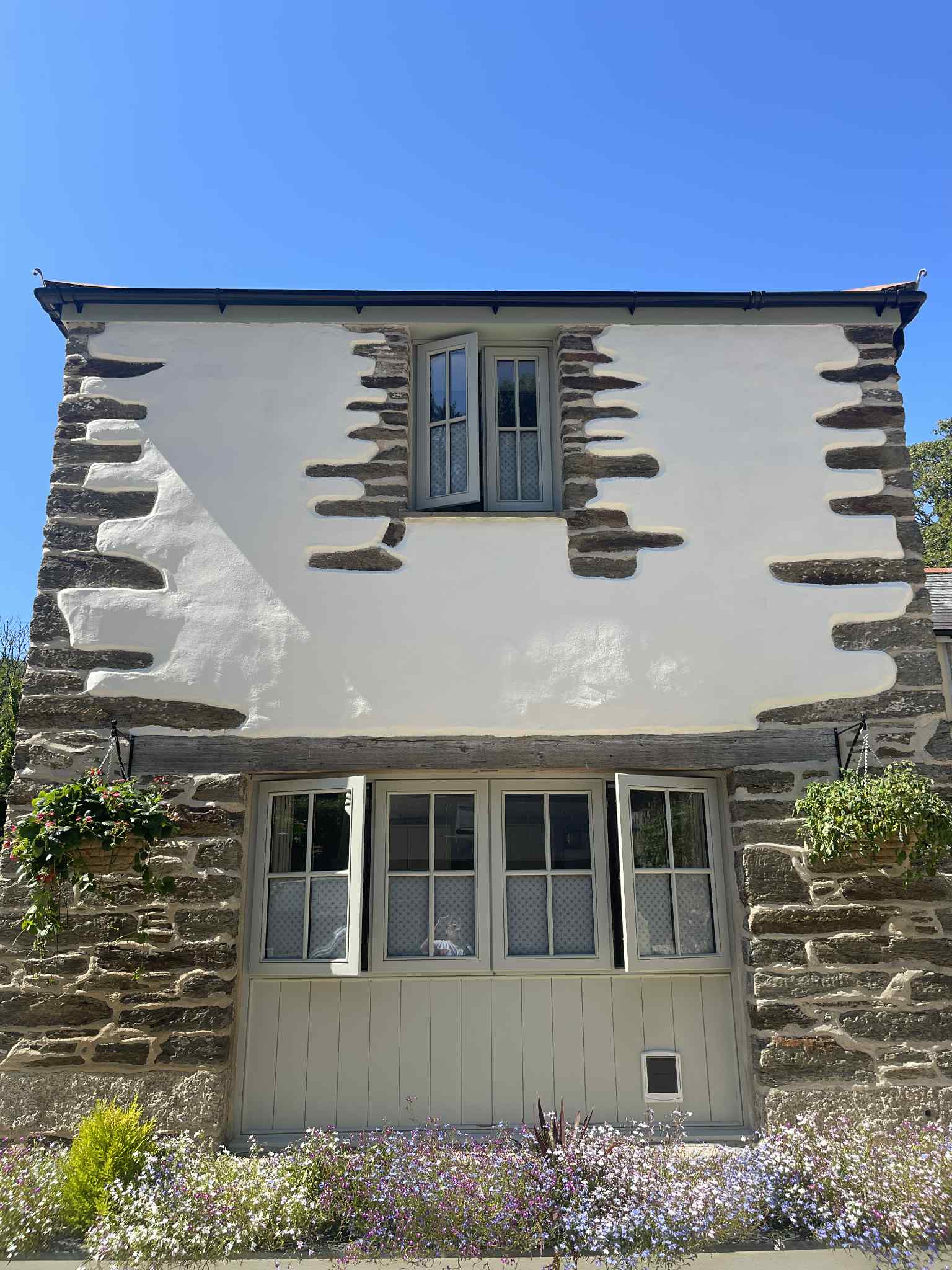 Exterior decorating of new lime render